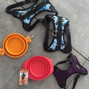 2 Camouflage Dog Harness (M), 1 Voyager Harness (S), 2 Collapsable Water Bowls